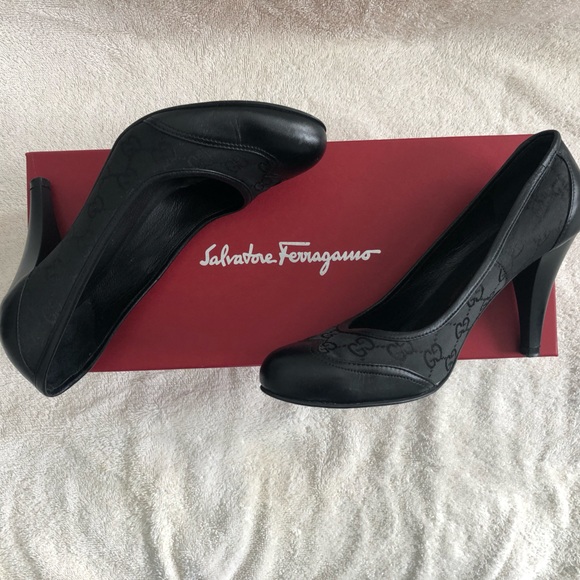 Salvatore Ferragamo EUC Heels, Sz 6.5 - Picture 14 of 14
